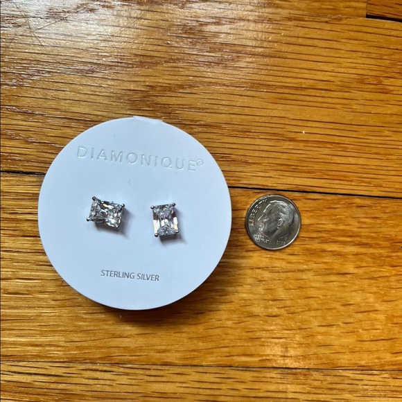 DIAMONIQUE Baguette Studs - Picture 3 of 4